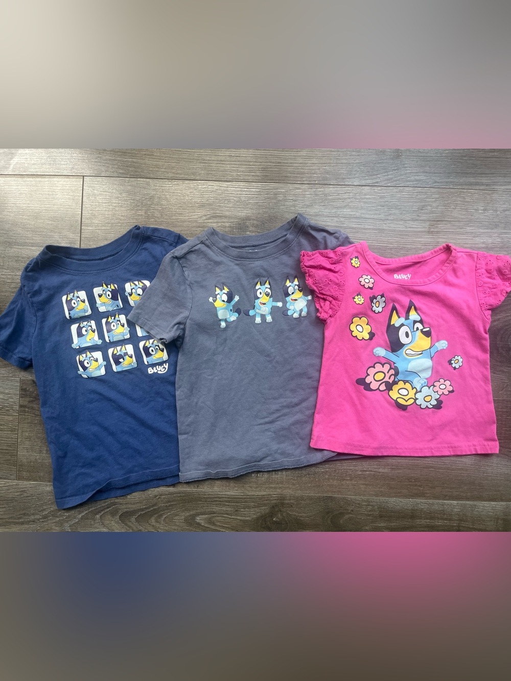 Bundle of Bluey shirts